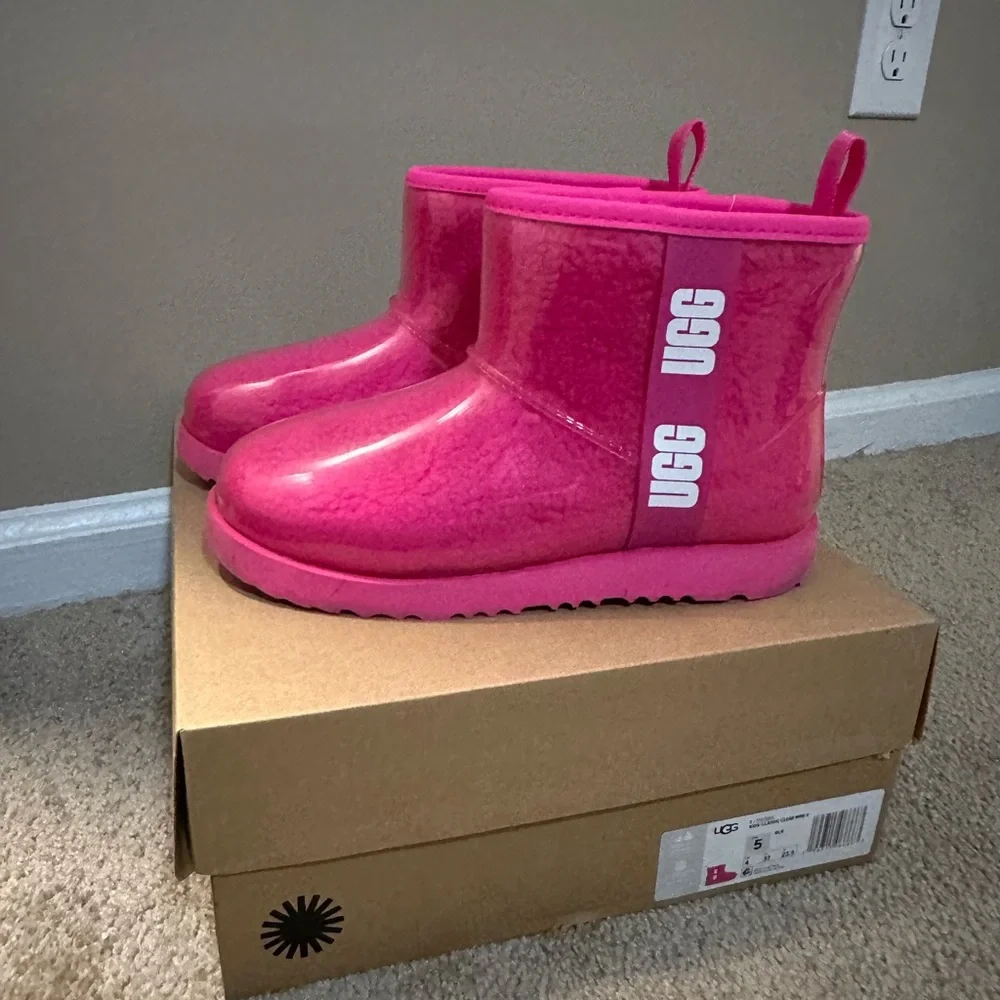 Classic Clear Mini III Hot Pink Boots - Picture 4 of 4